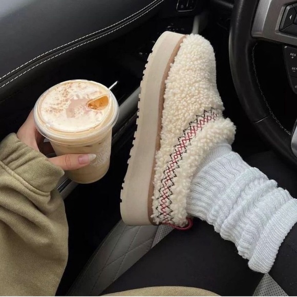 UGG Tazz UGG Braid Slippers Natural 9 New in Box - Picture 15 of 16